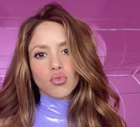 Travis and Taylor, move aside: Shakira snagged an NFL player